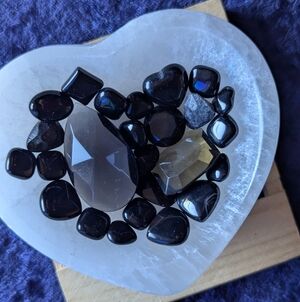 ☪️ Smoky Topaz + Onyx + Obsidian ☪️ Ultimate Energy Protection Heart deco Bowl